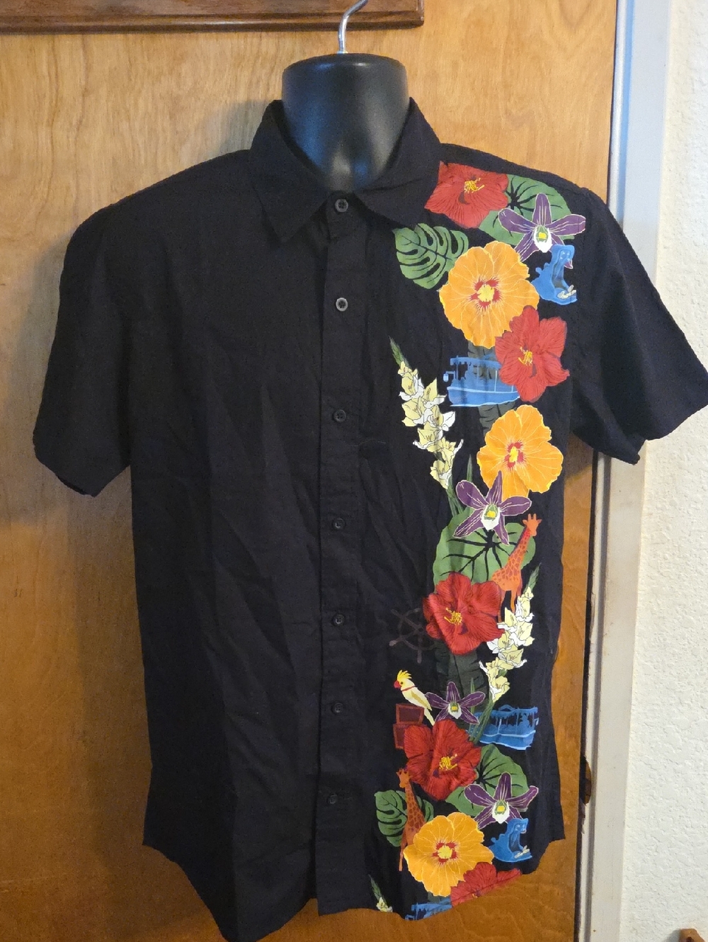 NWT Our Universe Disney Jungle Cruise Tropical Woven Button-Up Our‎ Universe Med